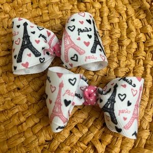 Boutique medium Paris Eiffel Tower piggy tail hair bow clips, a pair, NEW!